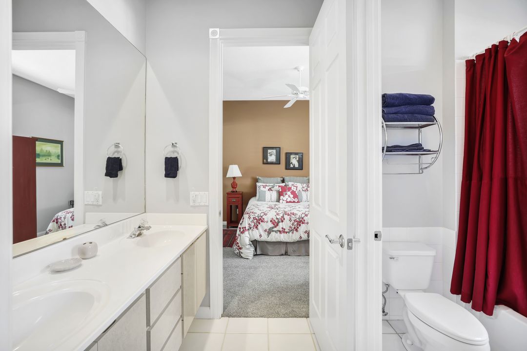 3394 Cerrito Ct, Naples, FL 34109