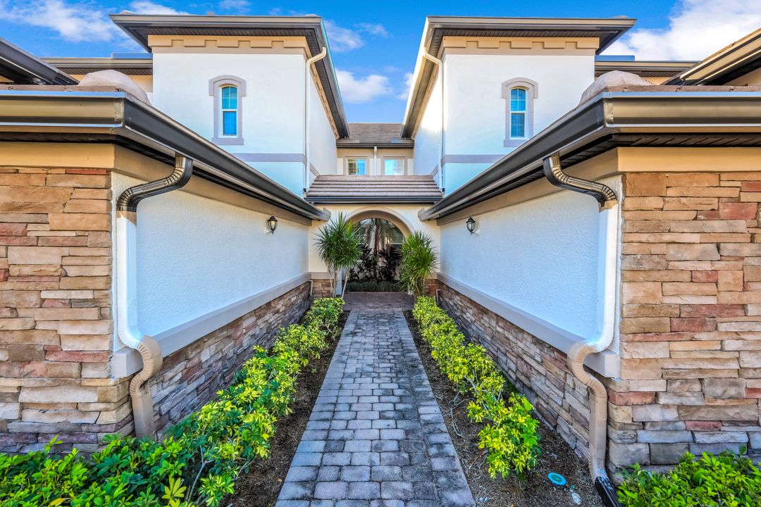 9537 Ironstone Terrace #201, Naples, FL 34120