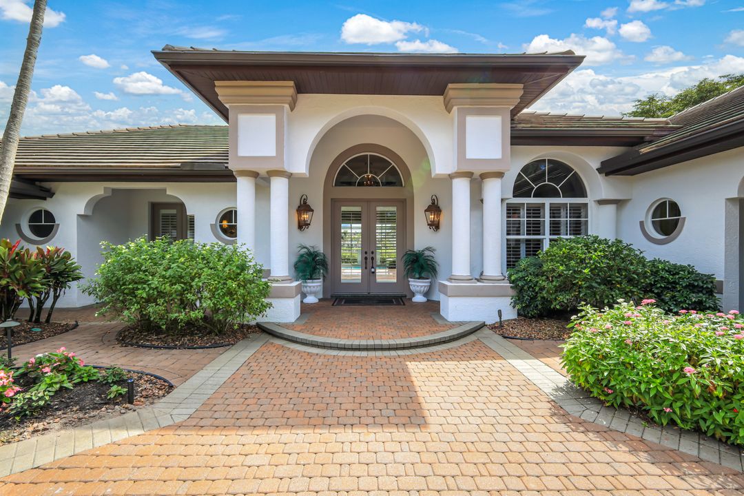 2390 King Palm Way, Naples, FL 34105