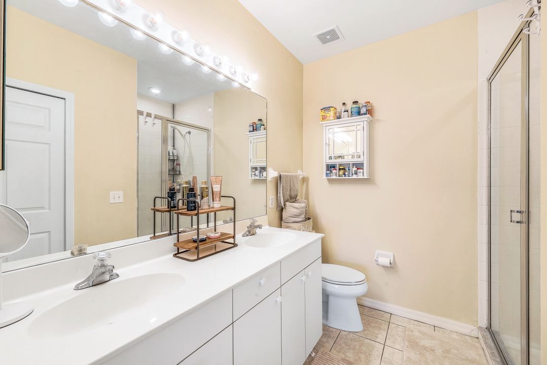 432 Valerie Way #202, Naples, FL 34104