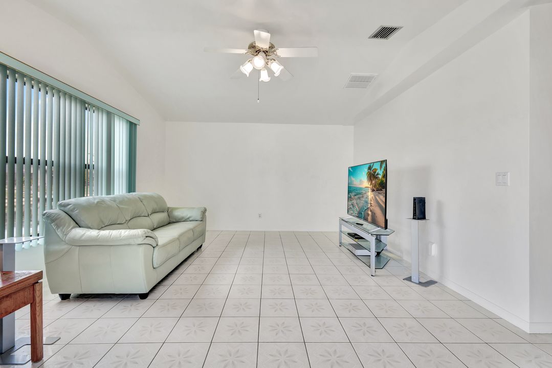 1705 SE 7th St, Cape Coral, FL 33990