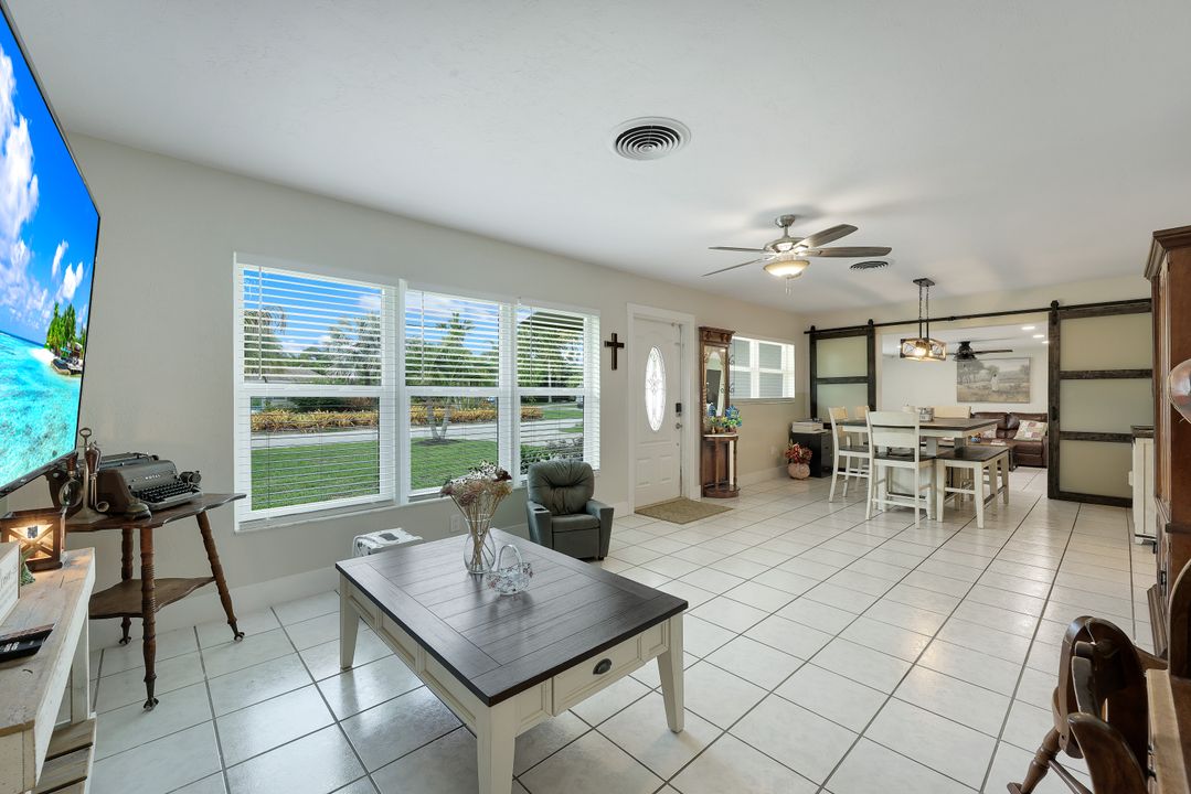 1007 Wilshire Dr, Fort Myers, FL 33919
