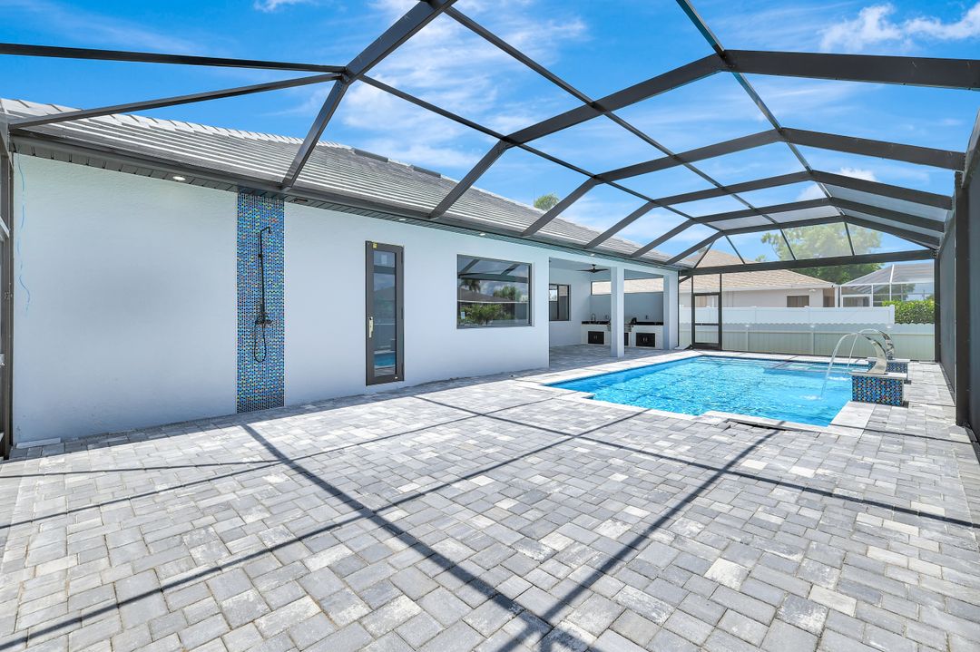2709 SW 4th Ln, Cape Coral, FL 33991