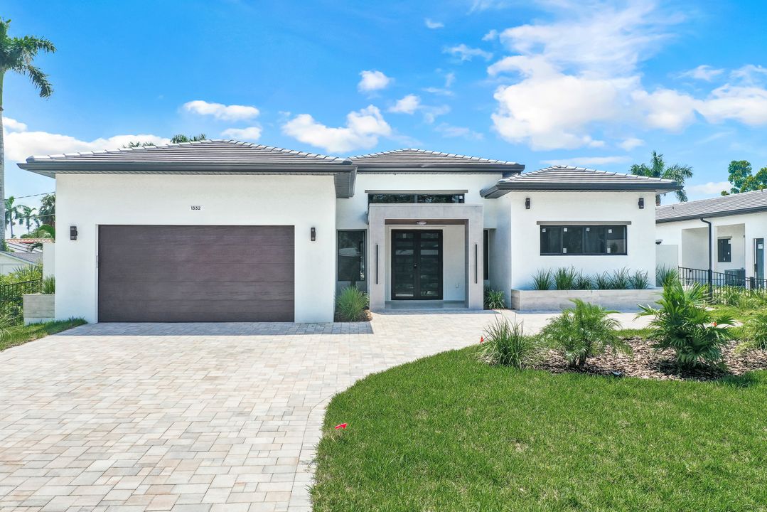 1332 Longwood Dr, Fort Myers, FL 33919