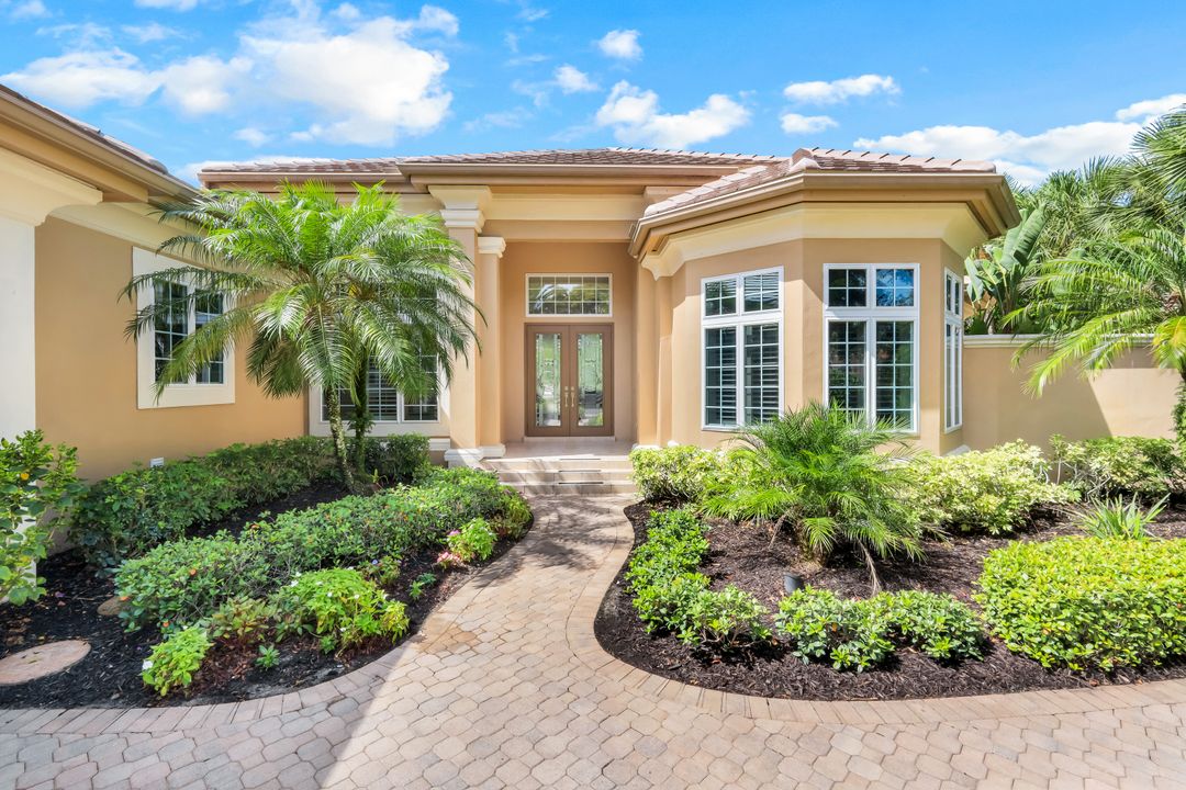 23092 Shady Knoll Dr, Bonita Springs, FL 34135