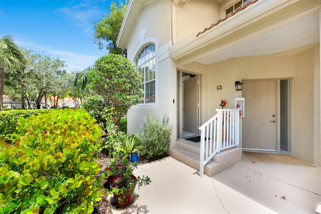 7518 Silver Trumpet Ln #201, Naples, FL 34109