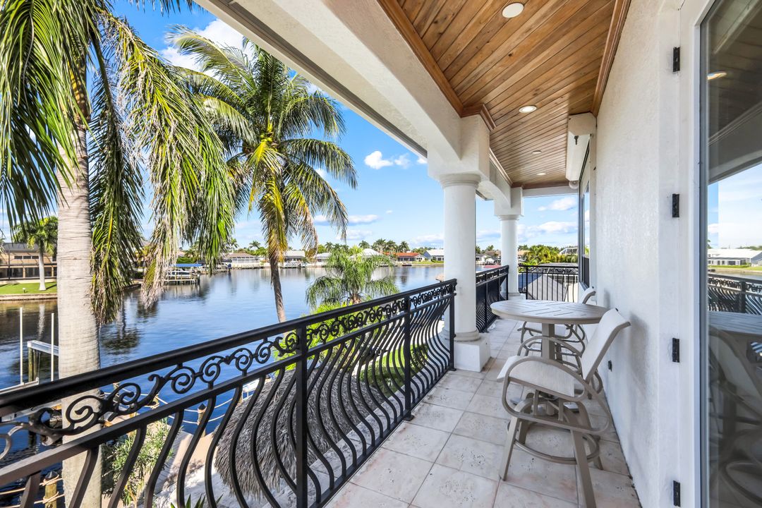 5743 SW 9th Ct, Cape Coral, FL 33914