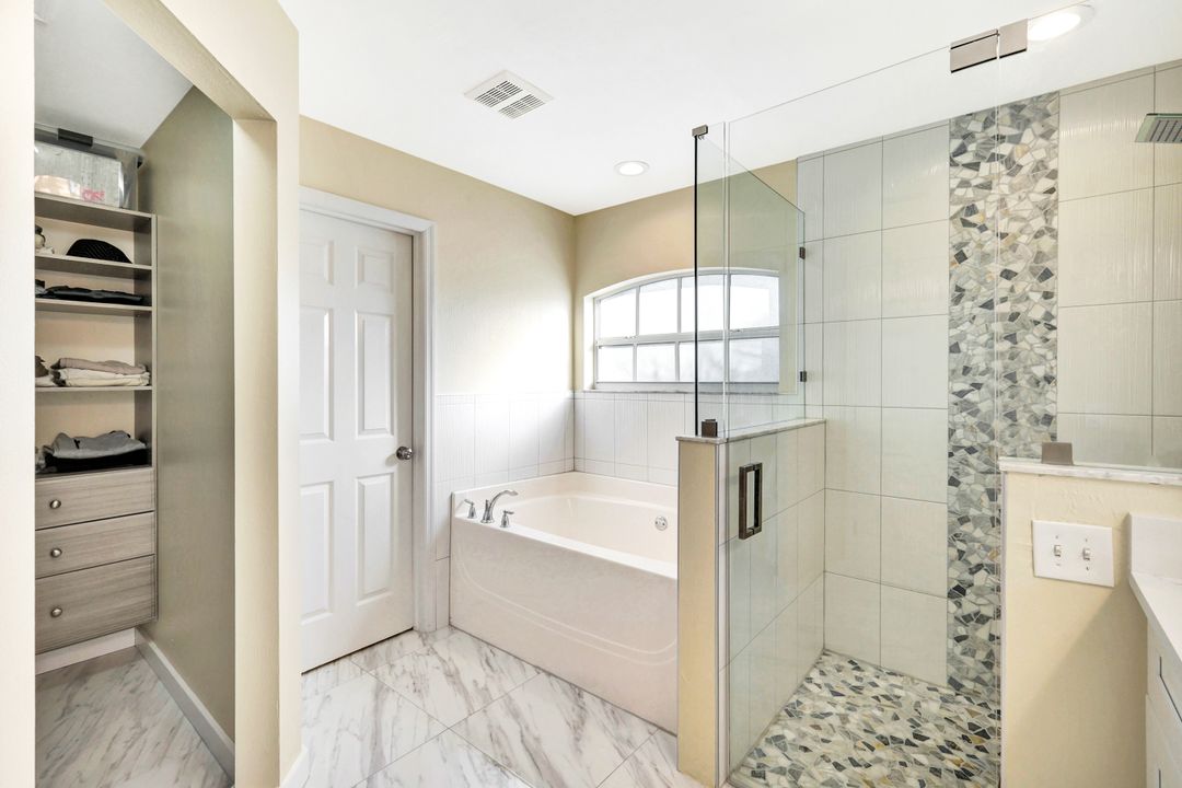 11631 Red Hibiscus Dr, Bonita Springs, FL 34135