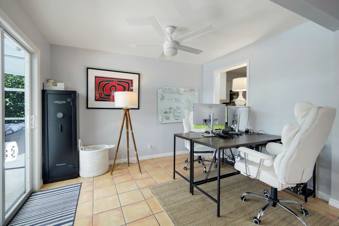 779 98th Ave N, Naples, FL 34108