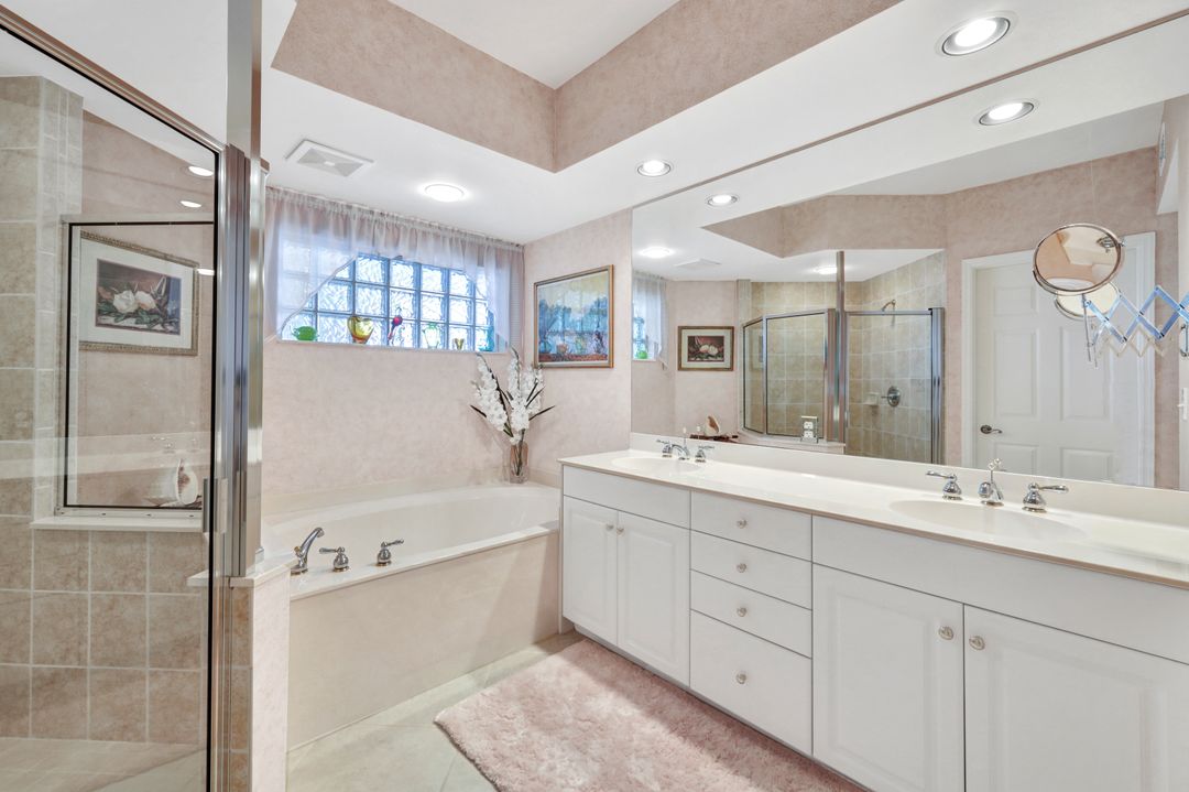 300 Dunes Blvd #1007, Naples, FL 34110