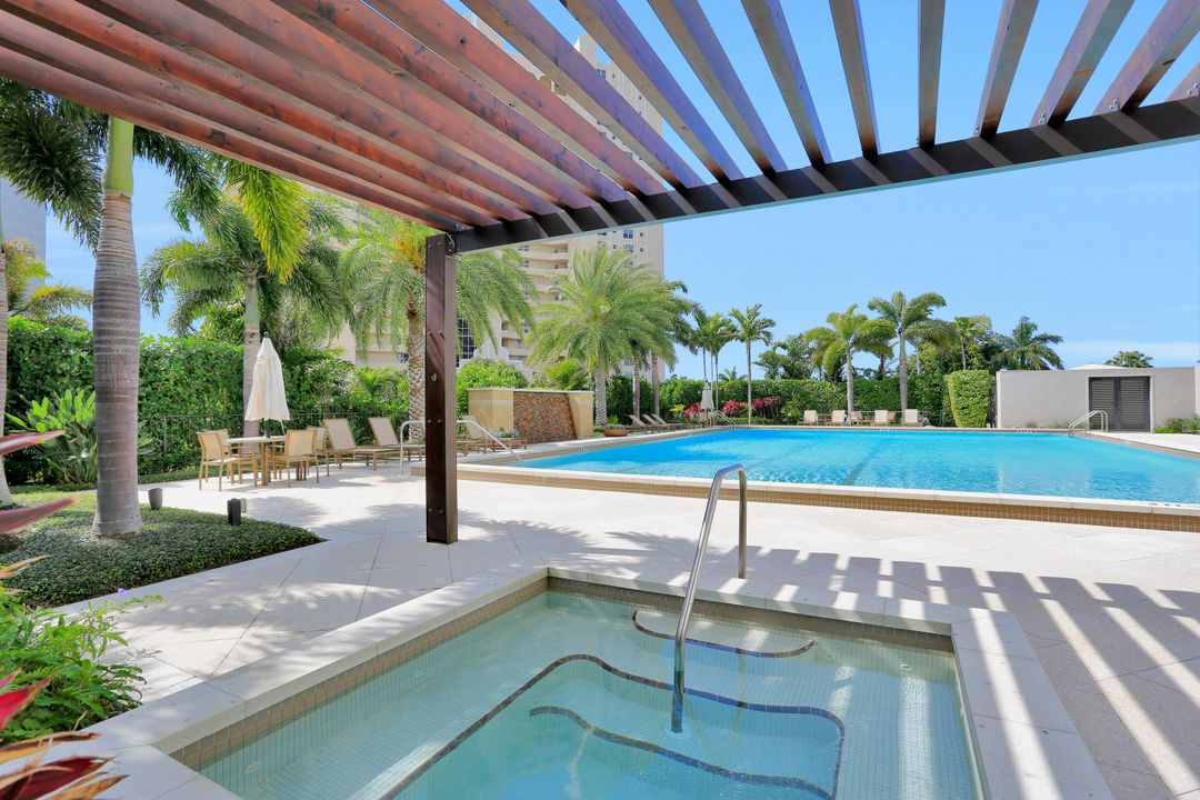 5601 Turtle Bay Dr #1102, Naples, FL 34108