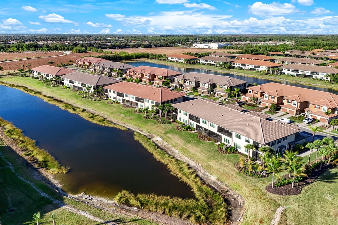 15336 Lucerna St #203, Naples, FL 34114