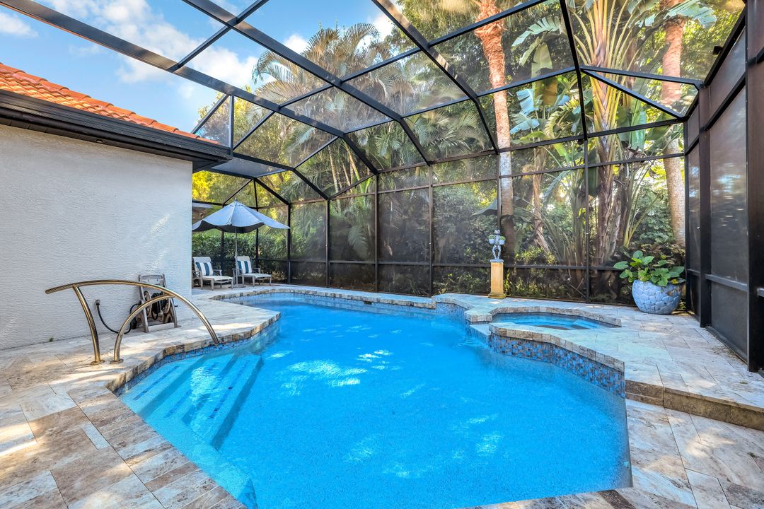 8828 Ventura Way, Naples, FL 34109