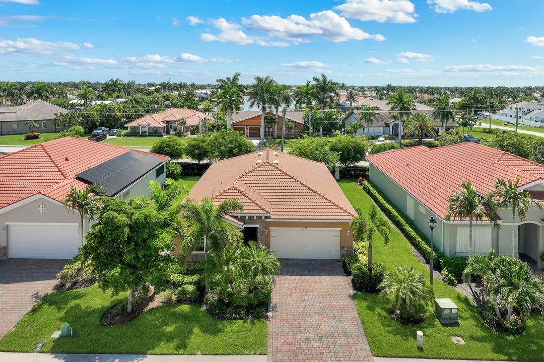 2899 Sunset Pointe Cir, Cape Coral, FL 33914