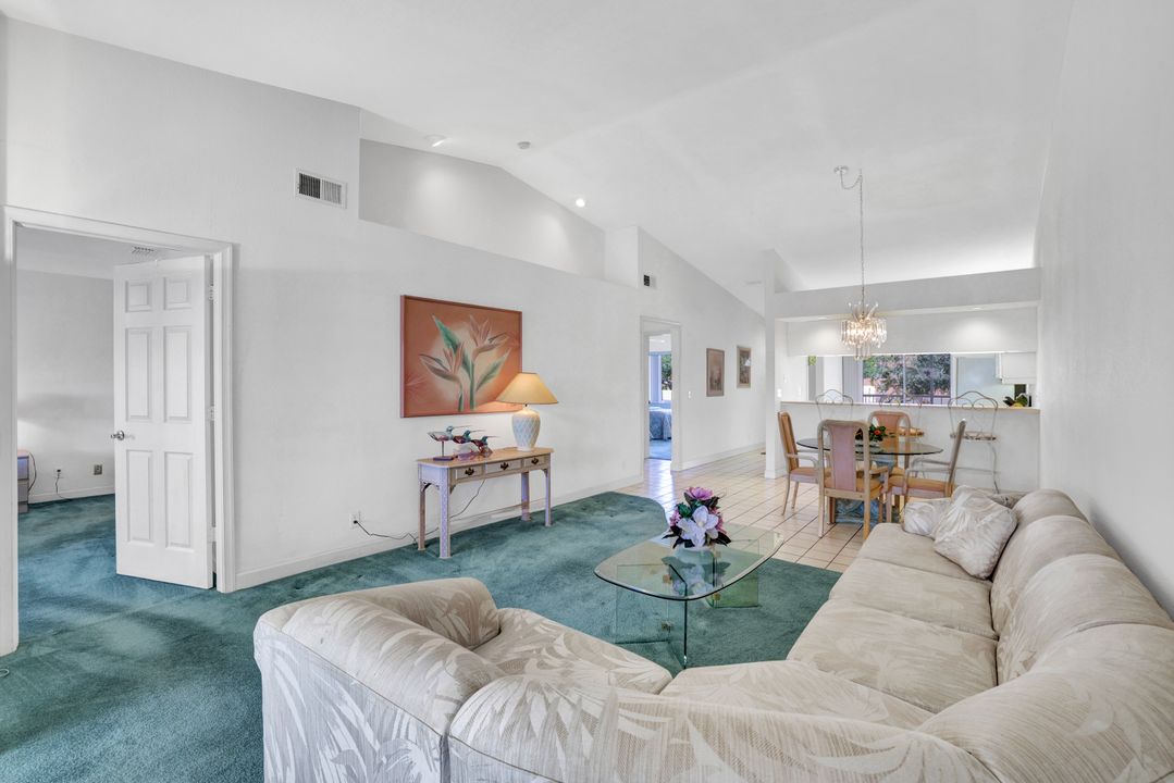 2372 Hidden Lake Dr #08, Naples, FL 34112