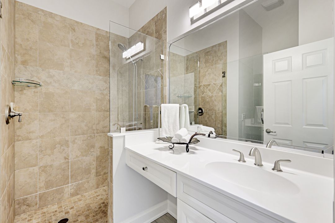 8755 Coastline Ct #201, Naples, FL 34120