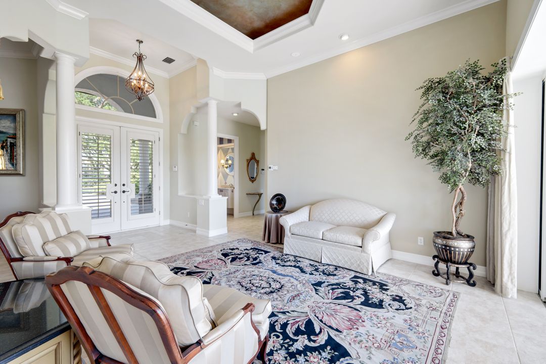 2390 King Palm Way, Naples, FL 34105