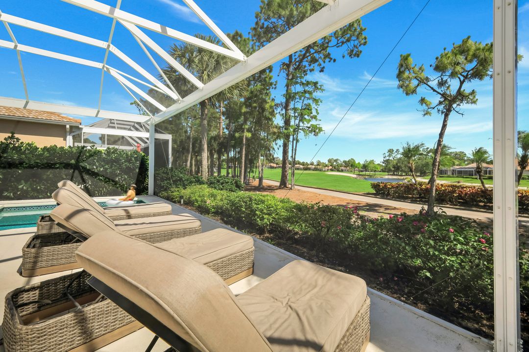 8586 Gleneagle Way, Naples, FL 34120