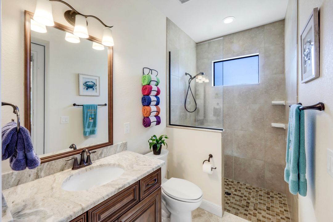 2208 NW 38th Pl, Cape Coral, FL 33993