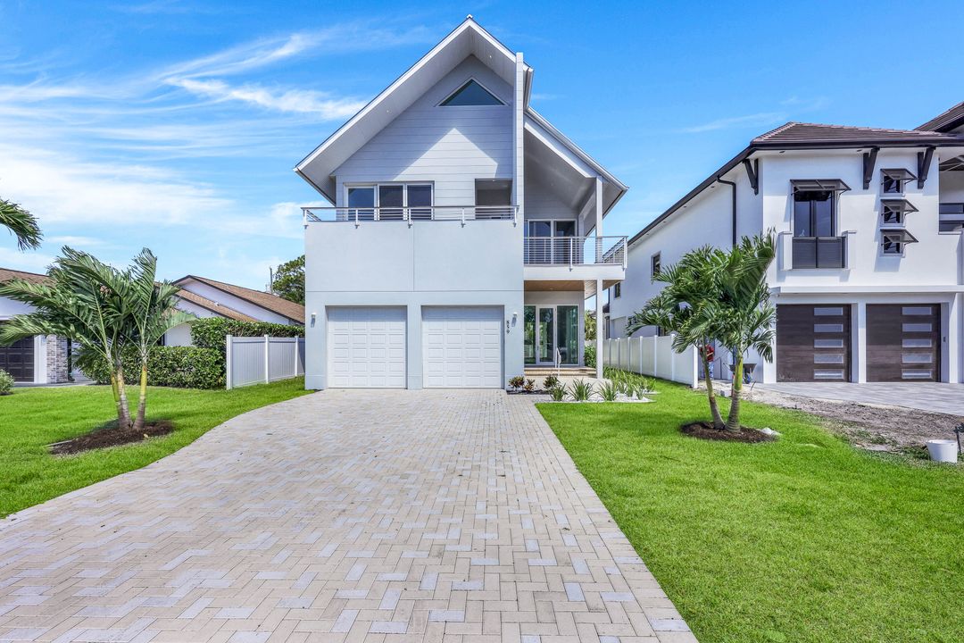 859 92nd Ave N, Naples, FL 34108