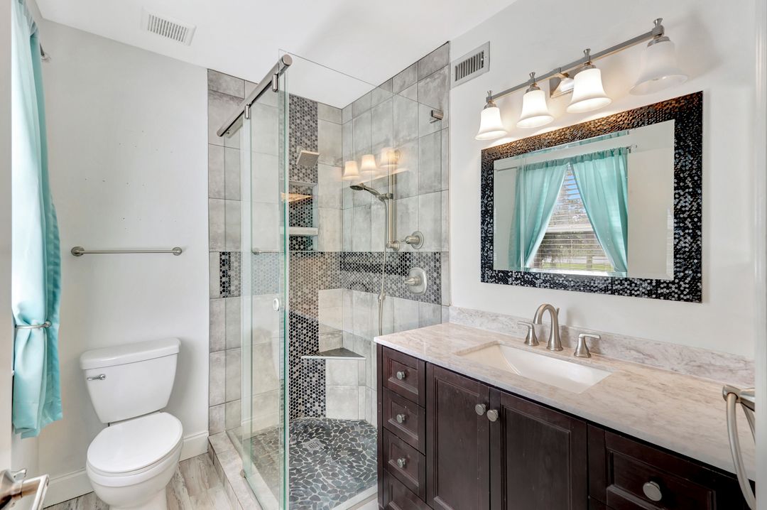 1965 Courtyard Way  #e106, Naples, FL 34112