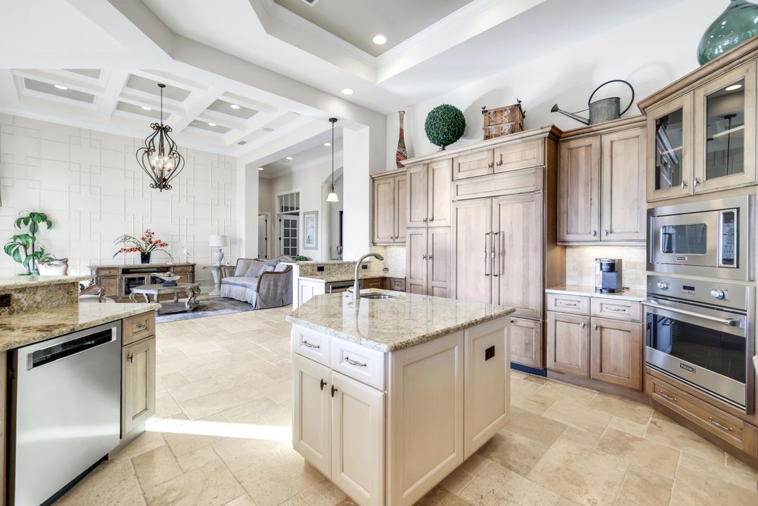 2304 El Dorado Pkwy W, Cape Coral, FL 33914