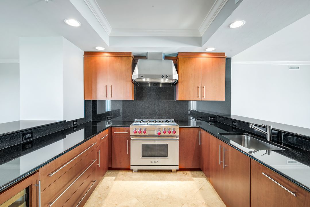 275 Indies Way #1606, Naples, FL 34110