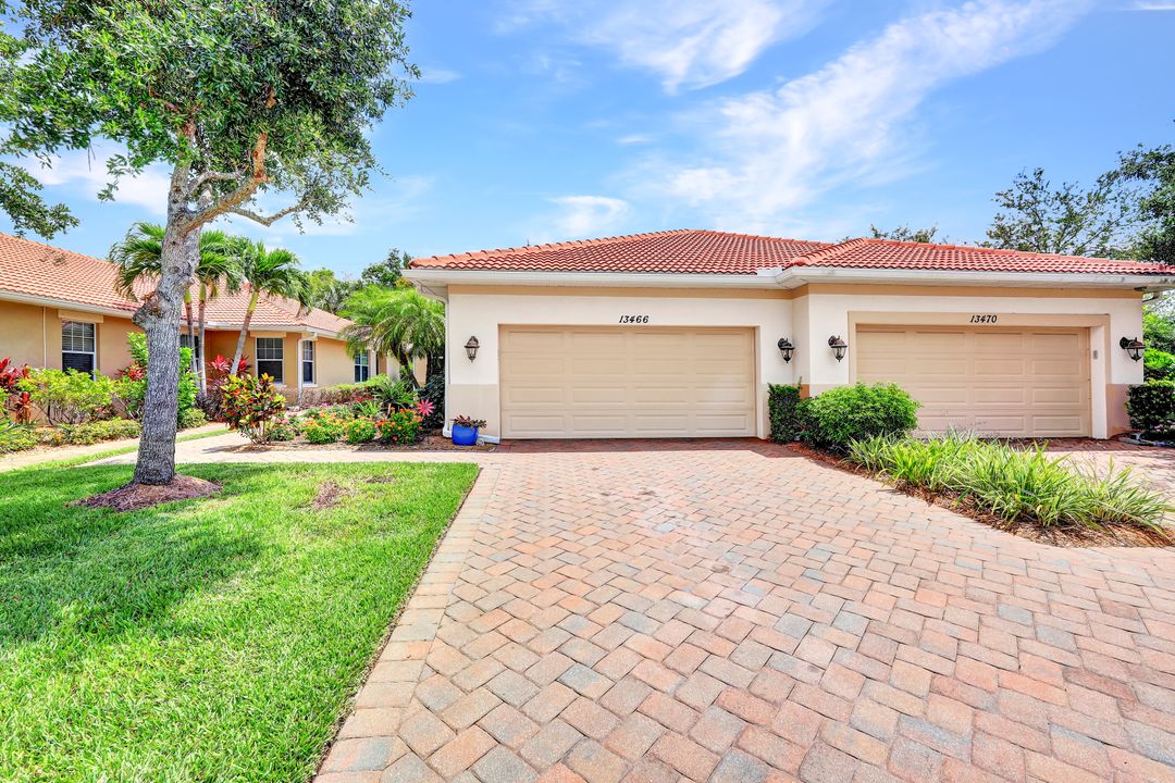 13466 Kent St, Naples, FL 34109