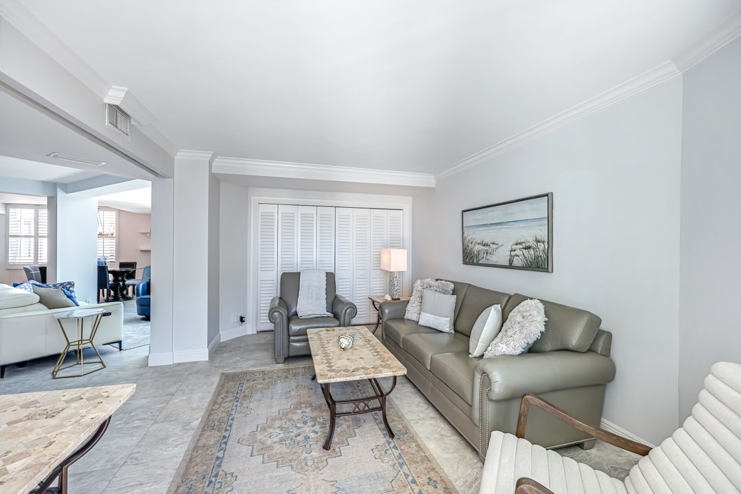 4041 Gulf Shore Blvd N #1108, Naples, FL 34103