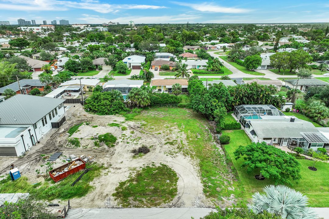 1081 Morningside Dr, Naples, FL 34103