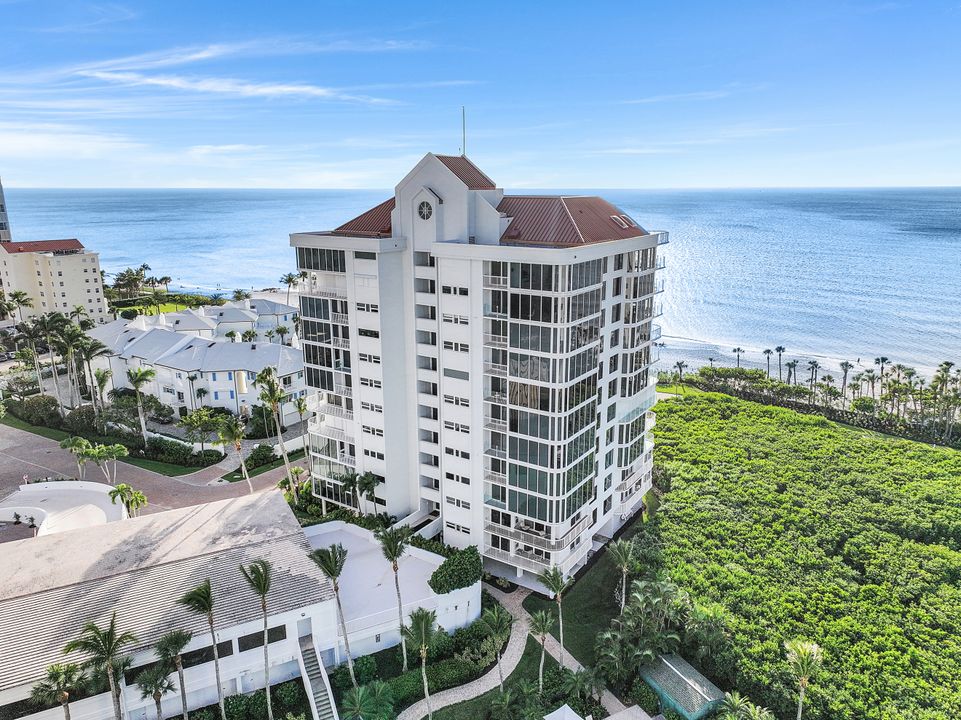 20 Seagate Dr #202, Naples, FL 34103