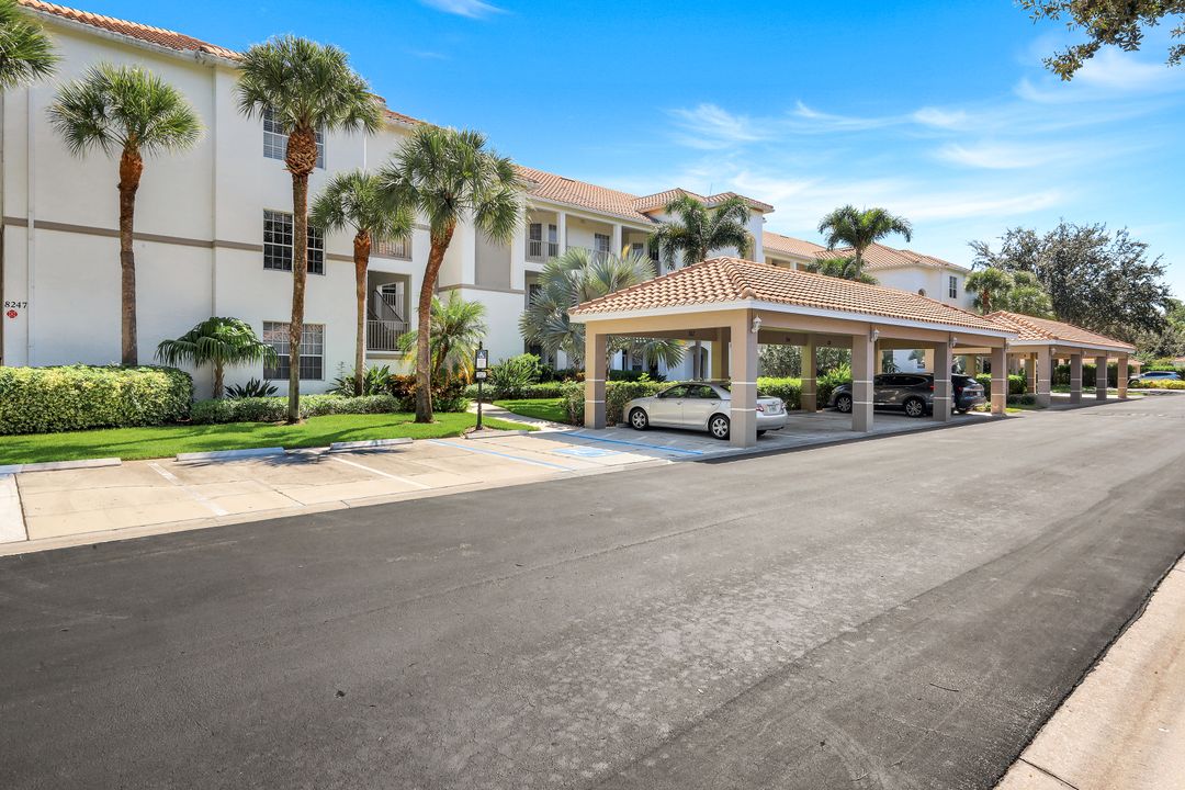 8247 Parkstone Pl #205, Naples, FL 34120