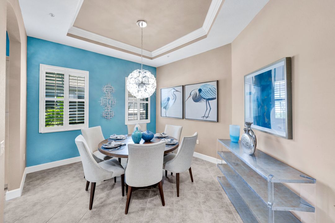 8755 Coastline Ct #202, Naples, FL 34120