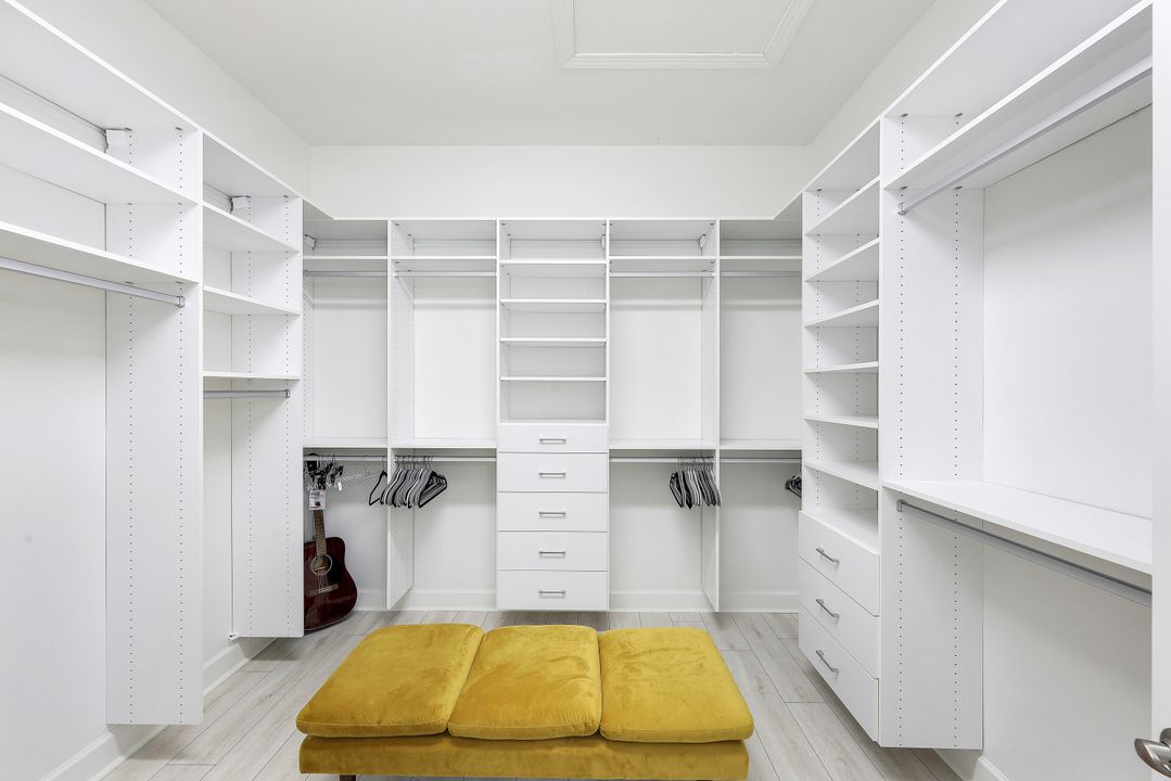 9147 Trivoli Ter, Naples, FL 34119