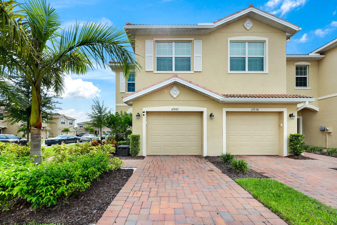 2942 Citrus St, Naples, FL 34120