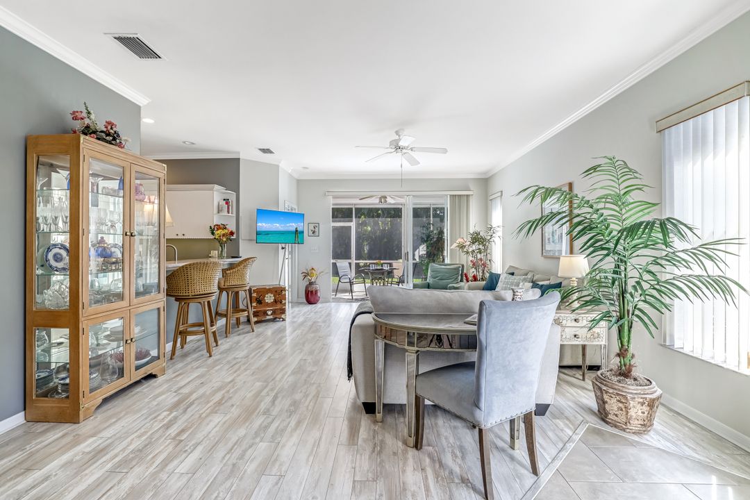 795 Crossfield Cir, Naples, FL 34104