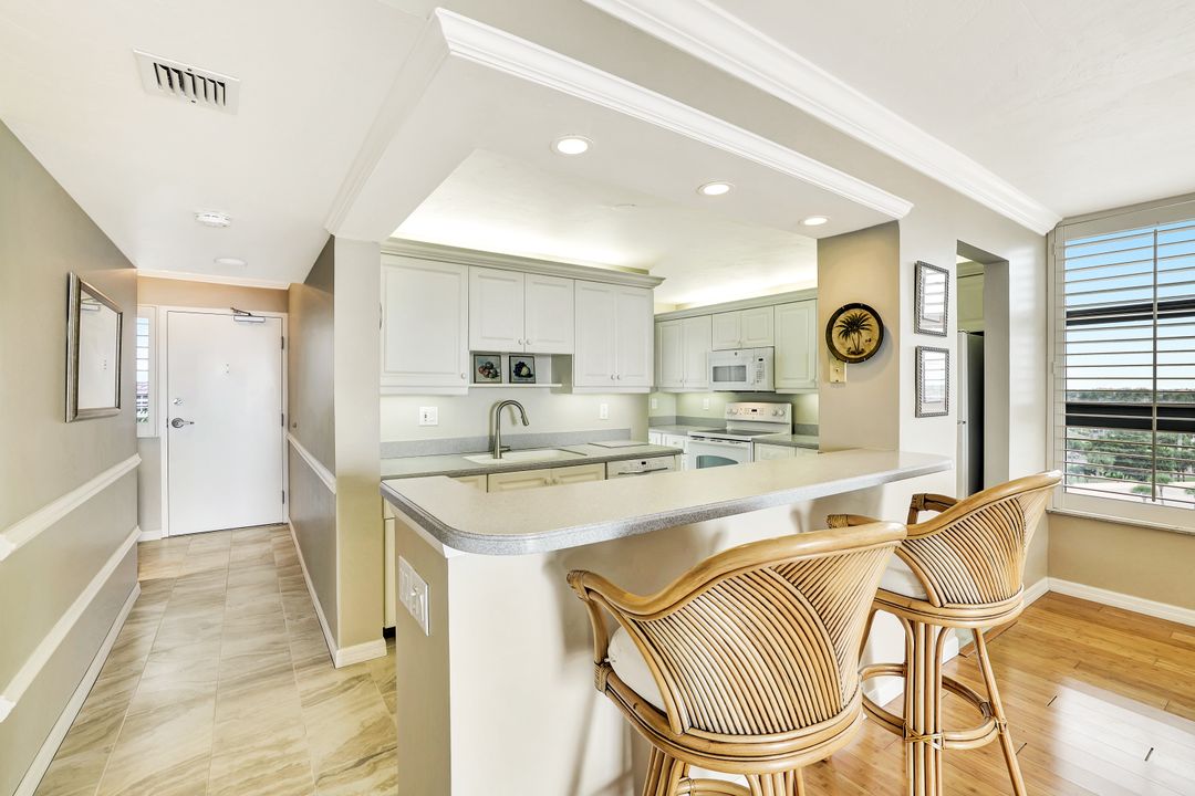 320 Seaview Ct #706, Marco Island, FL 34145