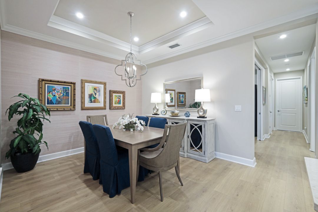 8033 Calle Canovas St, Naples, FL 34114