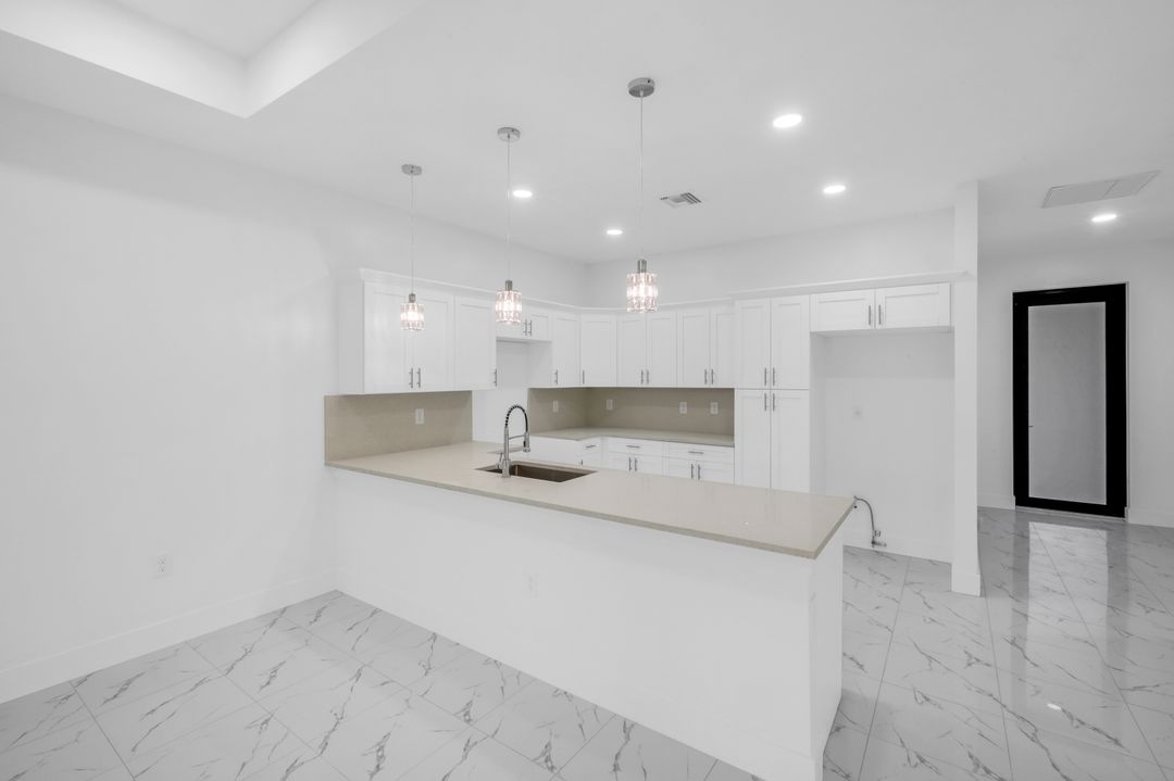 4805-4807 29th St SW, Lehigh Acres, FL 33973