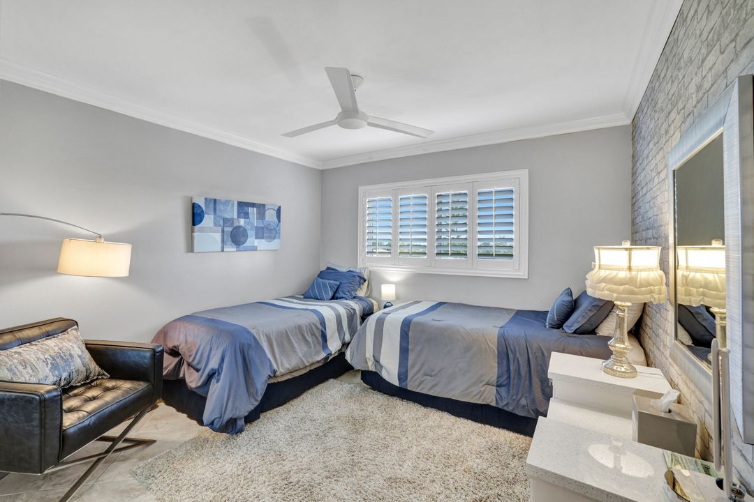 555 Park Shore Dr #503, Naples, FL 34103