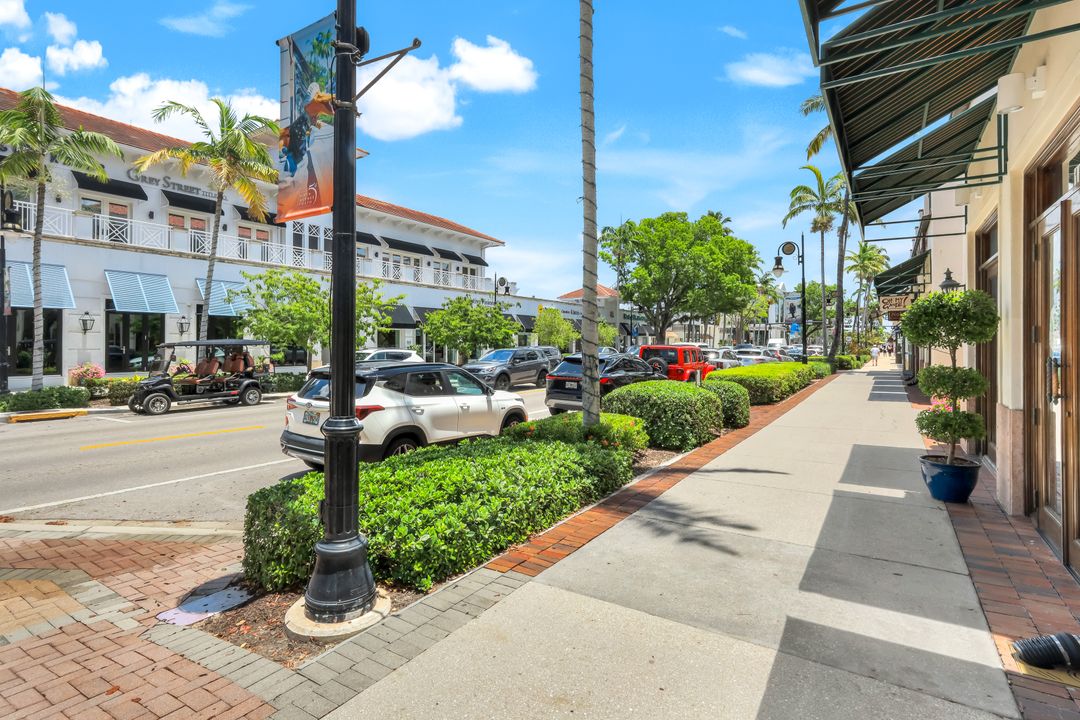 875 6th Ave S #303, Naples, FL 34102