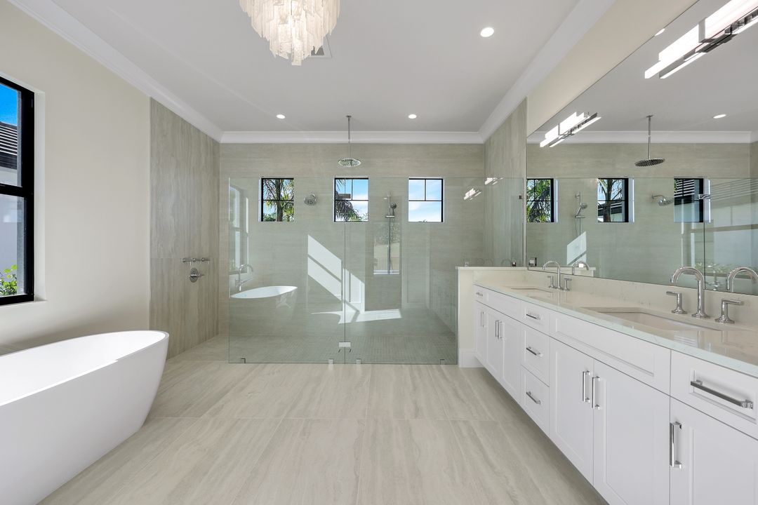 14282 Charthouse Cir, Naples, FL 34114