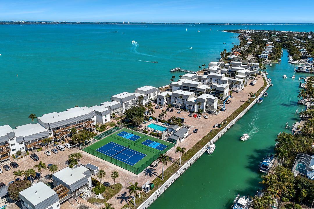 730 Sextant Dr, Sanibel, FL 33957