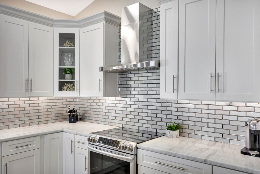 5138 Kristin Ct, Naples, FL 34105