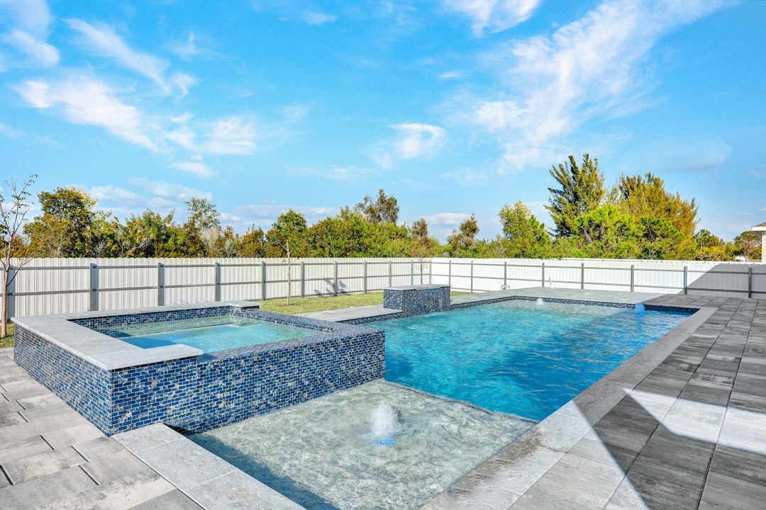 2917 NW 27th St, Cape Coral, FL 33993