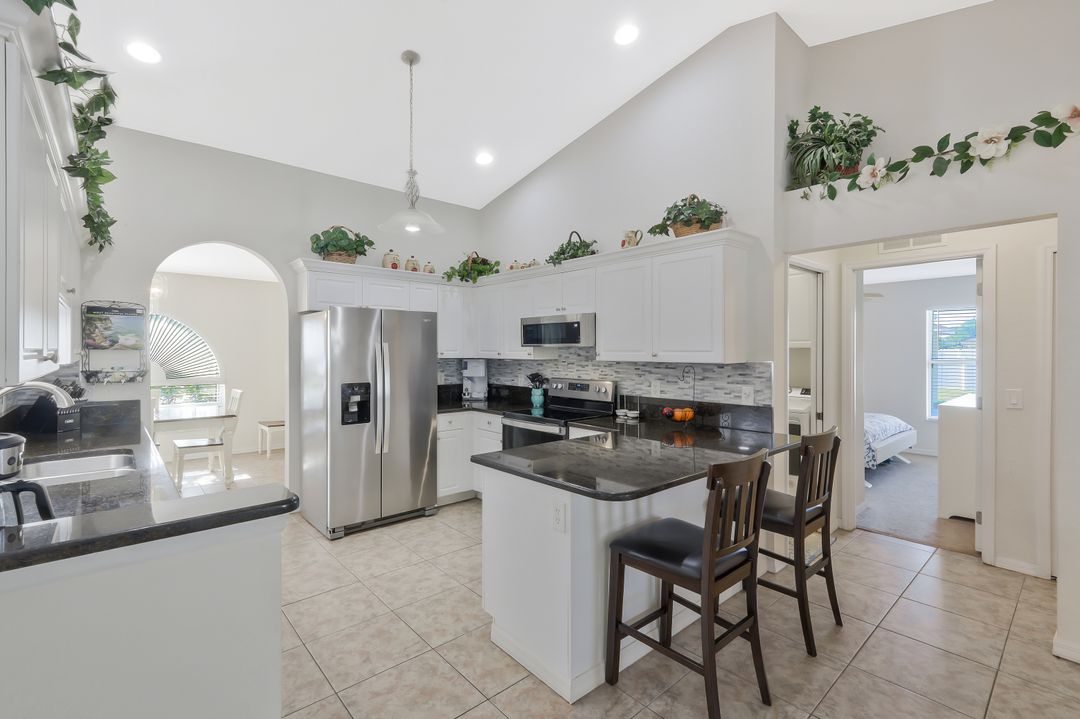 2217 NE 1st Pl, Cape Coral, FL 33909