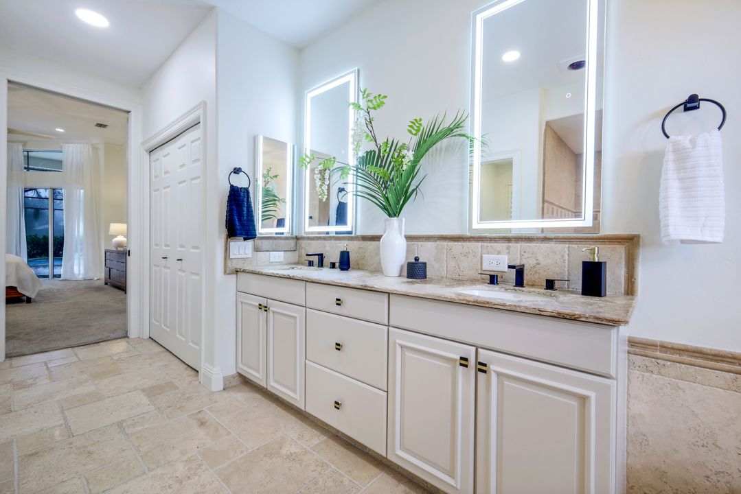 11819 Warbler Ct, Naples, FL 34119