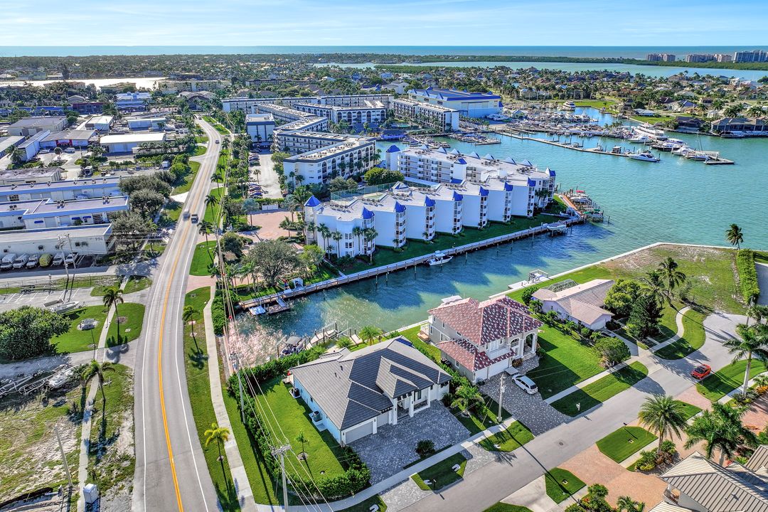 1200 Redwood Ct, Marco Island, FL 34145