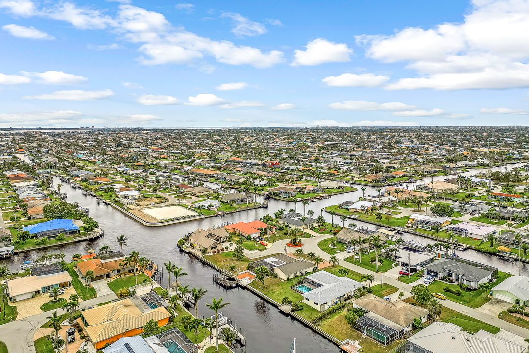 3117 SE 19th Ave, Cape Coral, FL 33904