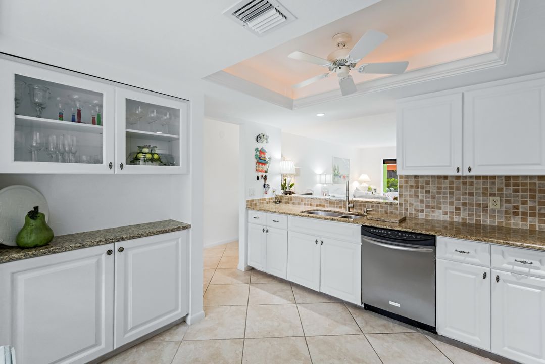 511 Serendipity Dr #511, Naples, FL 34108